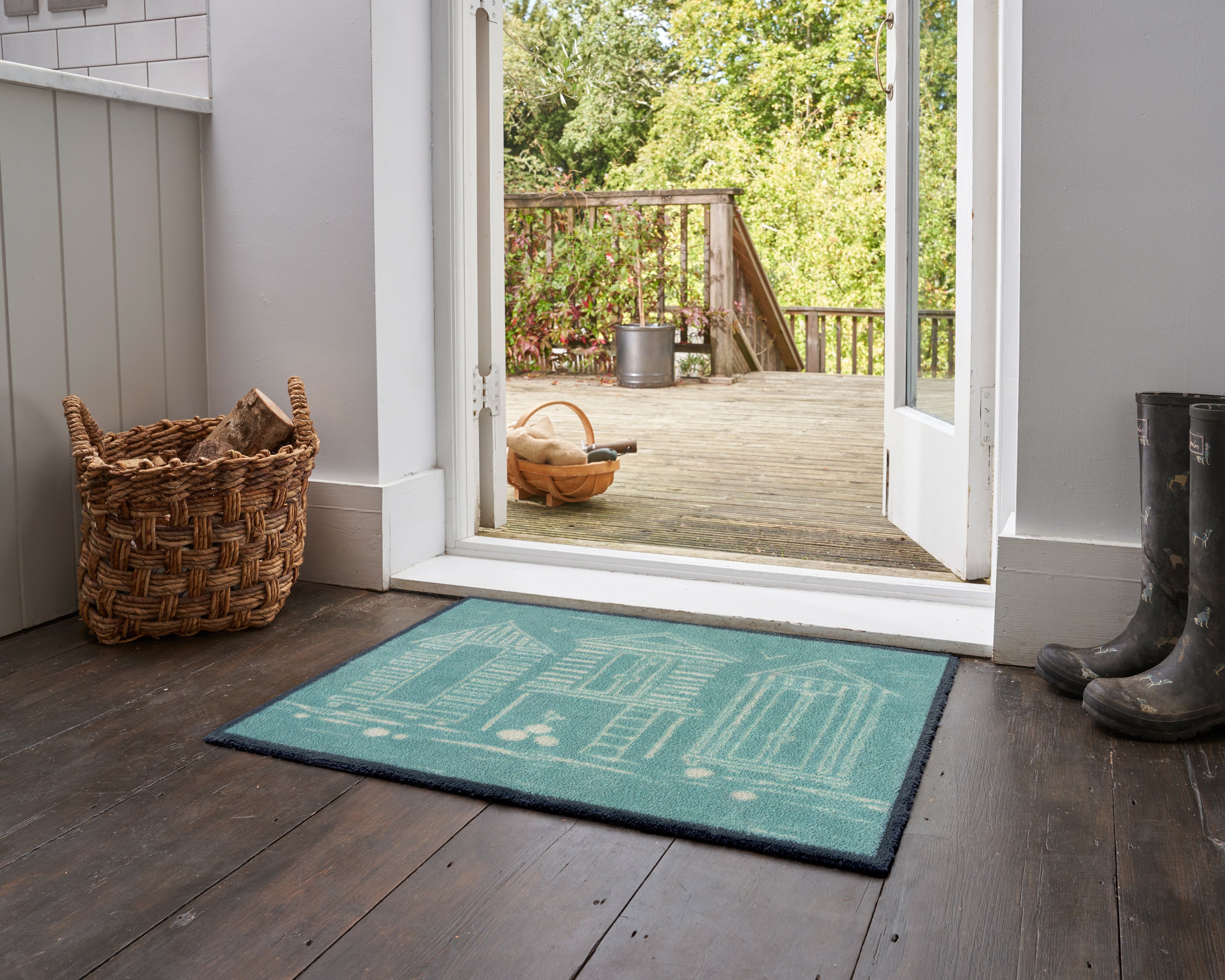 Beach Huts Blue 60x85 cm
